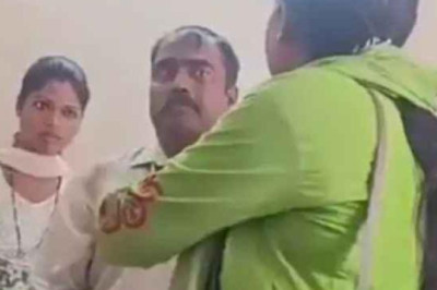 छात्रा ने प्रोफेसर को सरेआम थप्पड़ मारा, अश्लील मैसेज और उत्पीड़न का आरोप