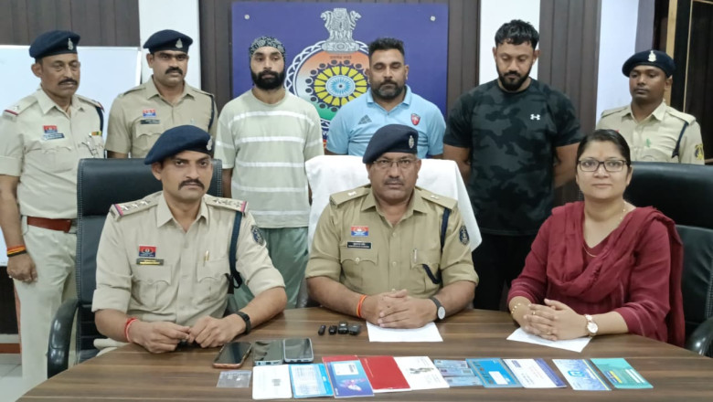 दुर्ग साइबर पुलिस की बड़ी सफलता: ₹1.60 करोड़ की ठगी का खुलासा, दिल्ली से 3 आरोपी गिरफ्तार