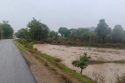 मूसलाधार बारिश में करवारी लोबल सिंचाई जलाशय की नहर फूटी, खेतों में घुसा पानी मरम्मत के नाम पर खानापूर्ति का आरोप, किसानों ने की स्थायी समाधान की मांग....