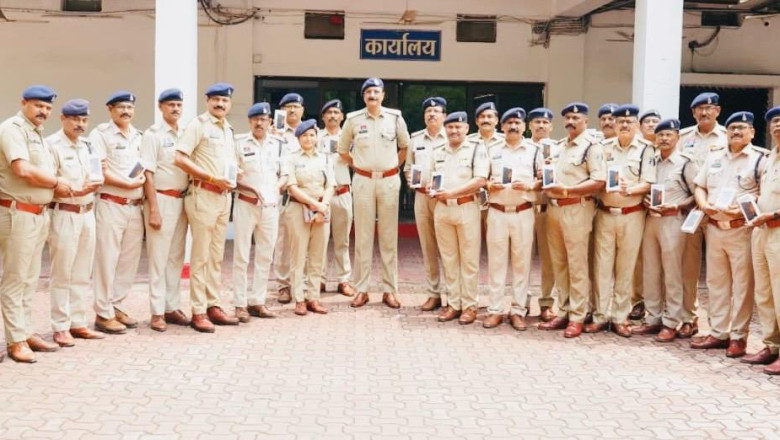 रायपुर पुलिस के 308 विवेचकों को मिले स्मार्टफोन, ई-साक्ष्य संकलन होगा अब और तेज