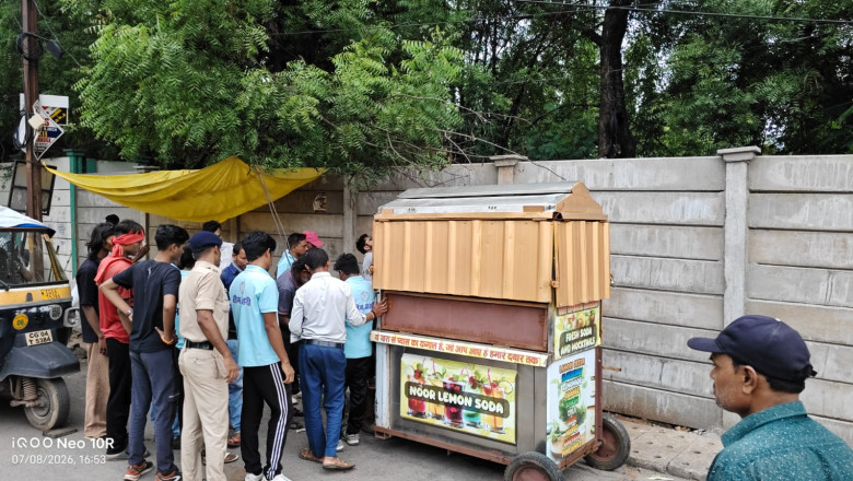 रायपुर में अतिक्रमण पर कार्रवाई: टिकरापारा पुजारी पार्क के पास 6 ठेले हटाए, 13 दुकानदारों पर ₹12 हजार का ई-चालान