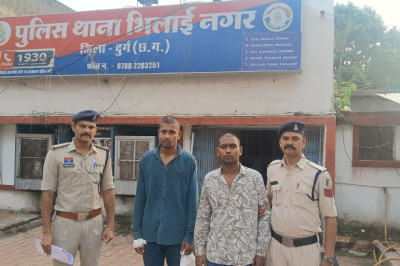 भिलाई में पुरानी रंजिश में जानलेवा हमला: हत्या के प्रयास के 2 आरोपी गिरफ्तार, एक फरार; बेसबॉल डंडे और धारदार हथियार से किया था हमला