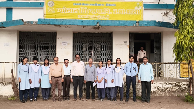 चंदन जागड़े बने ठाकुर प्यारेलाल सिंह स्कूल के शाला नायक, पदाधिकारियों ने ली शपथ