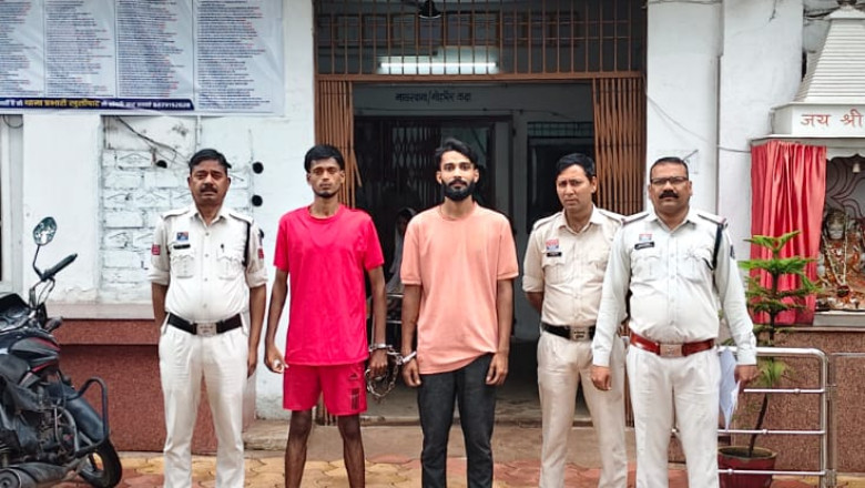 खुद को इलाके का 'दादा' बताकर फैला रहा था दहशत, धारदार हथियार के साथ 22 वर्षीय युवक गिरफ्तार
