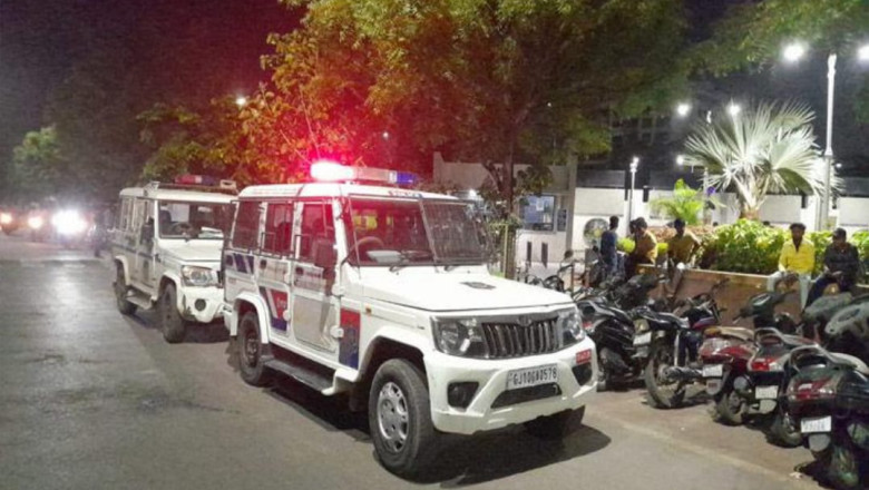 डोंगरगढ़ में खूनी वारदात शराब पार्टी में विवाद, युवक की चाकू मारकर हत्या डोंगरगढ़ में शराब पार्टी के दौरान विवाद, युवक की चाकू मारकर हत्या..