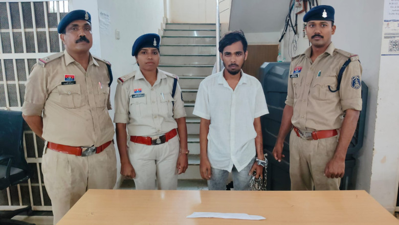 दुर्ग पुलिस की बड़ी कार्रवाई: अवैध धारदार हथियारों के साथ 3 आरोपी गिरफ्तार, 3 हथियार जब्त, न्यायिक रिमांड पर भेजे गए