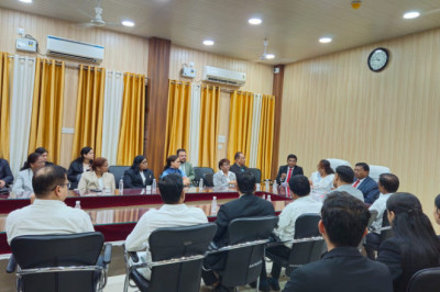 मध्यस्थता एवं राष्ट्रीय लोक अदालत की सफलता के लिए दुर्ग जिला न्यायालय में न्यायाधीशों की रणनीतिक बैठक