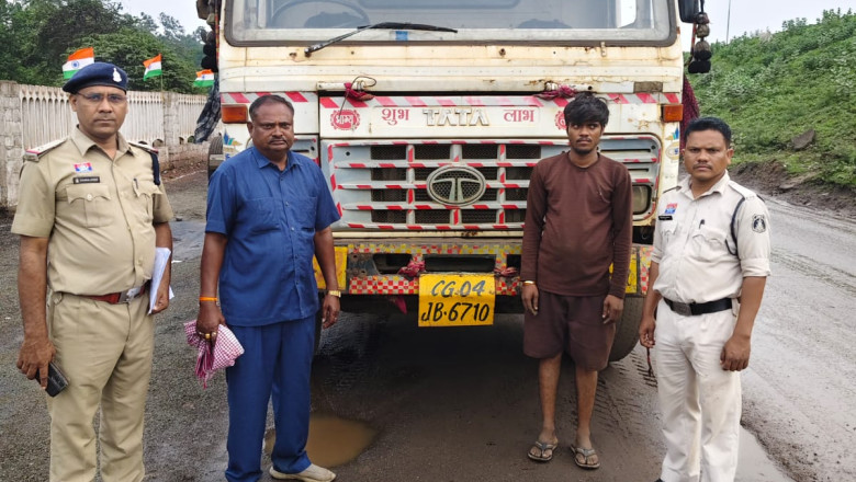 सिलतरा पुलिस की बड़ी कार्रवाई: 4 मालवाहक वाहनों से भारी मात्रा में स्पंज, स्क्रैप और कॉइल जब्त