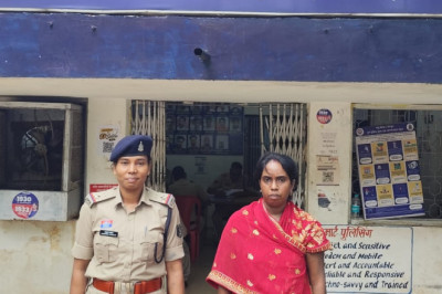 स्व सहायता समूह में निवेश का झांसा देकर महिलाओं से लोन निकलवाकर रकम हड़पने वाली महिला गिरफ्तार....