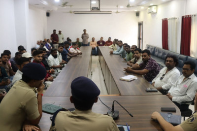 त्योहारों से पहले दुर्ग पुलिस का बड़ा निर्देश: डीजे-पंडाल संचालकों की बैठक, रात 10 बजे बाद साउंड पर रोक