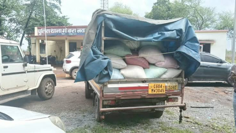 PDS दुकान से निजी पिकअप में चावल लोडिंग, पुलिस ने वाहन थाने में खड़ा कराया; खाद्य विभाग की जांच शुरू
