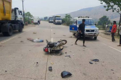 रायगढ़ में दो सड़क हादसों में 3 की मौत, मेला देखने जा रहे बाइक सवार खड़े ट्रक से भिड़े