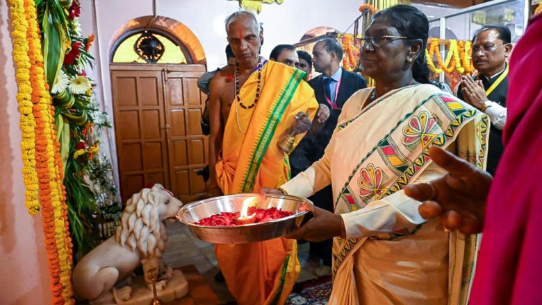 राष्ट्रपति द्रौपदी मुर्मु ने बस्तर प्रवास के दौरान माँ दंतेश्वरी मंदिर में की पूजा-अर्चना, देश और प्रदेश की सुख-समृद्धि की कामना की...