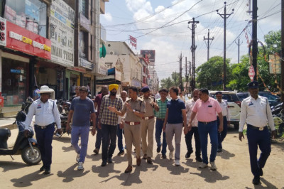 दुर्ग-भिलाई में ट्रैफिक पुलिस की सख्ती, नो-पार्किंग में खड़े वाहन क्रेन से हटाए जा रहे...