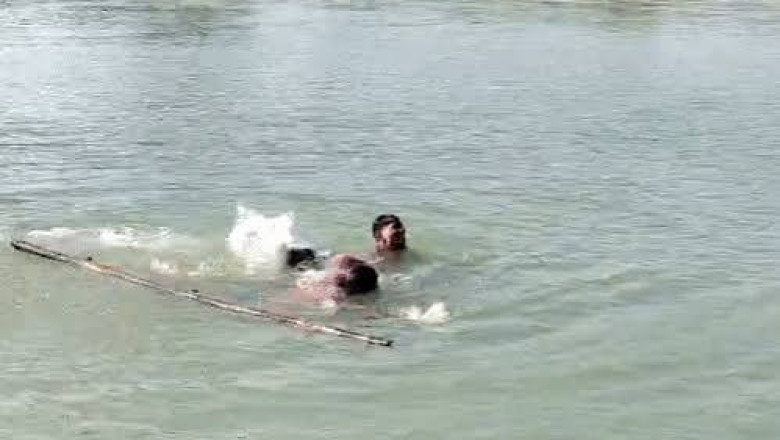 सूरजपुर में नदी में डूबे पिता और तीन बच्चे, दो के शव मिले; दो की तलाश जारी