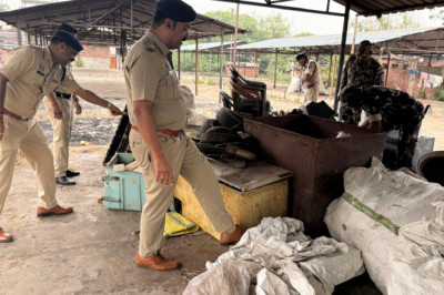 दुर्ग-भिलाई में तड़के सुबह पुलिस का विशेष चेकिंग अभियान, 200 जवानों ने की जांच; 2 वारंटी गिरफ्तार