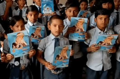 स्कूल में आसाराम की किताब बांटने पर प्रिंसिपल हटाए गए, बच्चों पर परीक्षा में पढ़कर आने का दबाव बनाने का आरोप